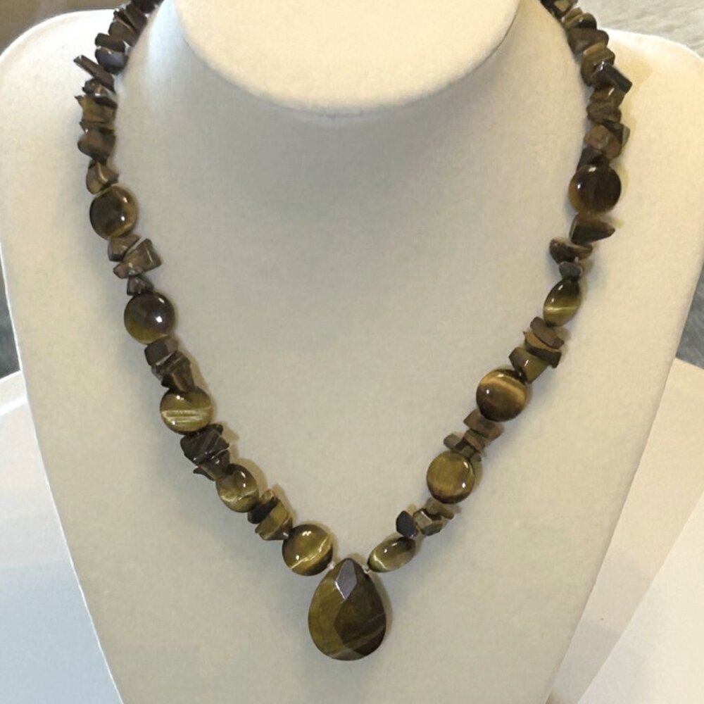 Beautiful handmade chunky tiger eye necklace with pear/teardrop pendant 17"